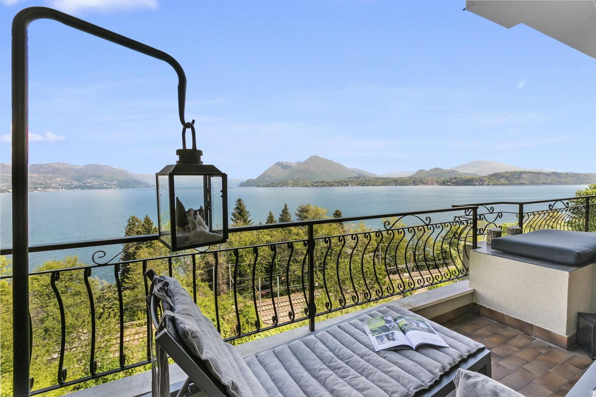 Elegant Panorama View With Pool - Happy