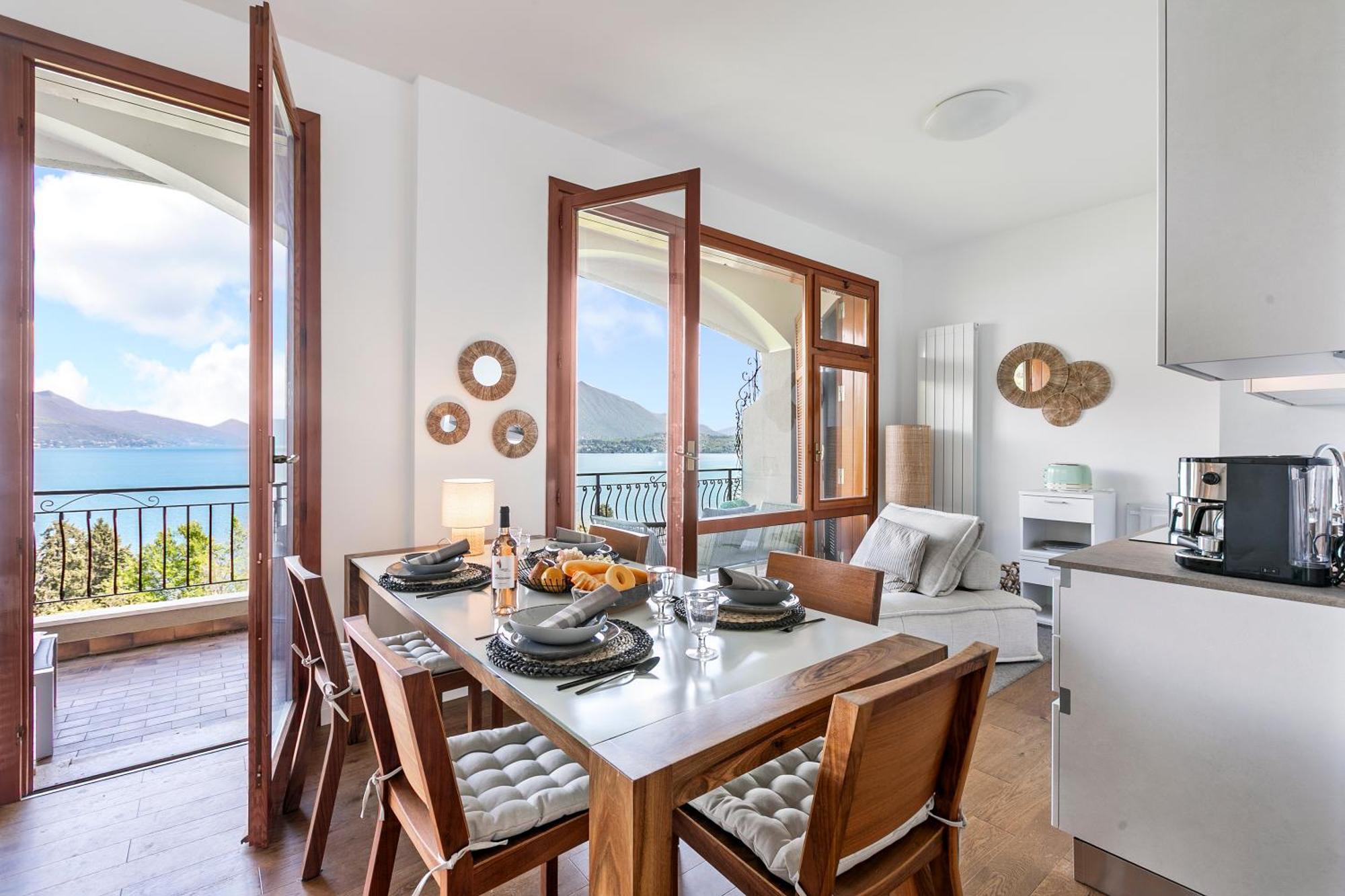 Elegant Panorama View With Pool - Happy Appartamento Stresa