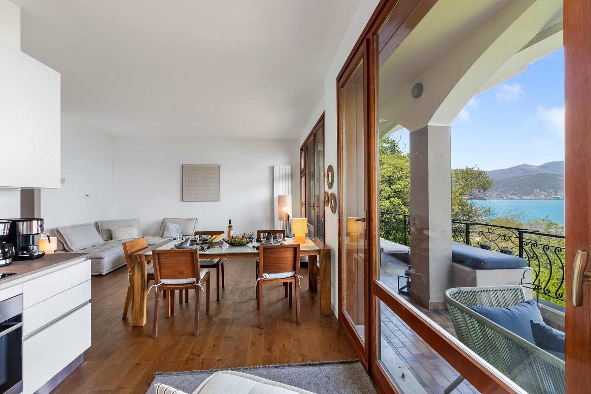 Elegant Panorama View With Pool - Happy
